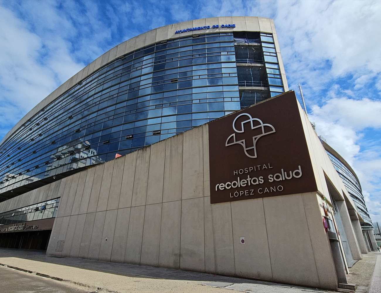 exterior-recoletas-salud-lópez-cano